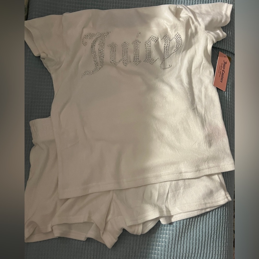 Juicy couture white velour shorts pajamas set